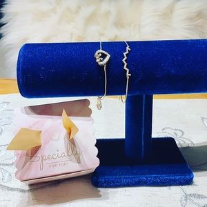 Stainless steel bracelets ( each )